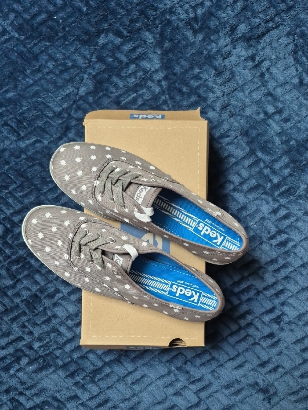 Keds Champion Starburst Grey With 2 Sets Of Laces, Size 8, New In Box